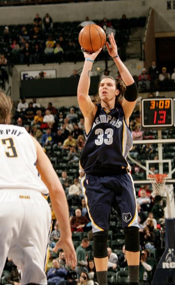 中超转会市场：多名国脚转会引发关注